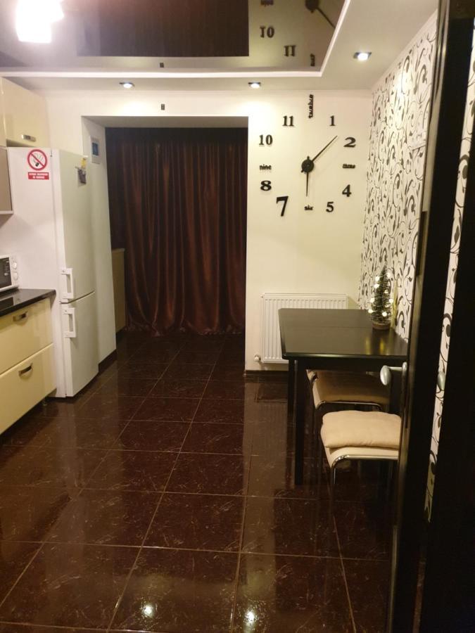 Elena'S Holiday Apartment カームヤネツィ・ポジーリシクィイ エクステリア 写真